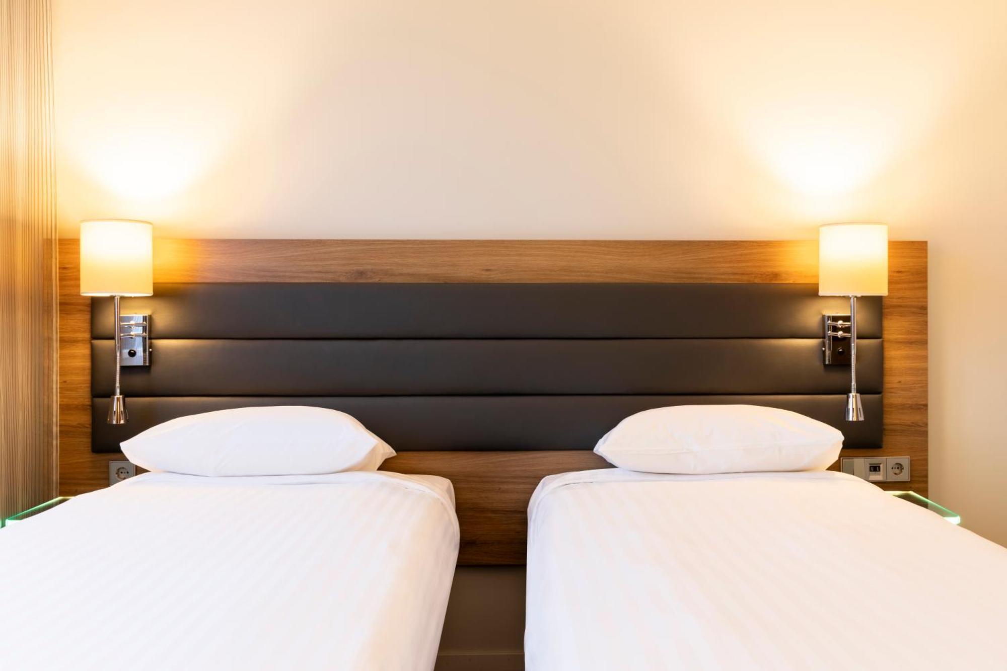 Moxy Excel 4* Лондон